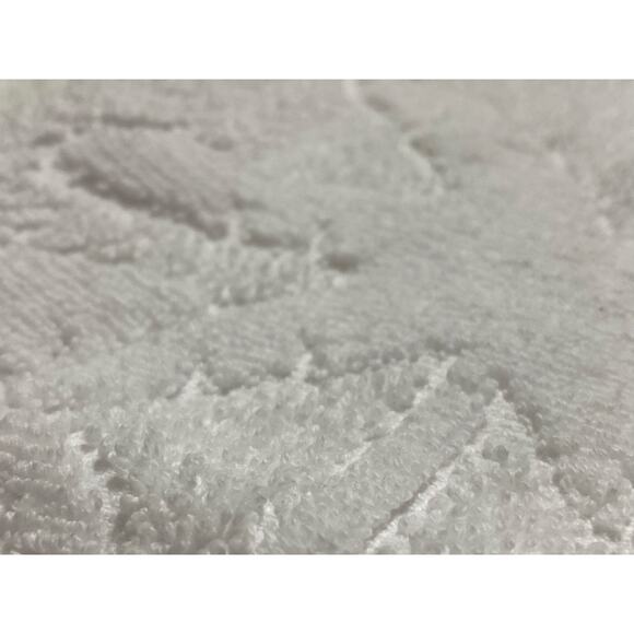 Lilly Pulitzer White Cotton hand towel 17x30 Palm tree embossed - Picture 9 of 10